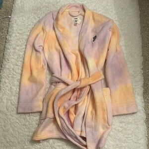 Victoria’s Secret (PINK) robe